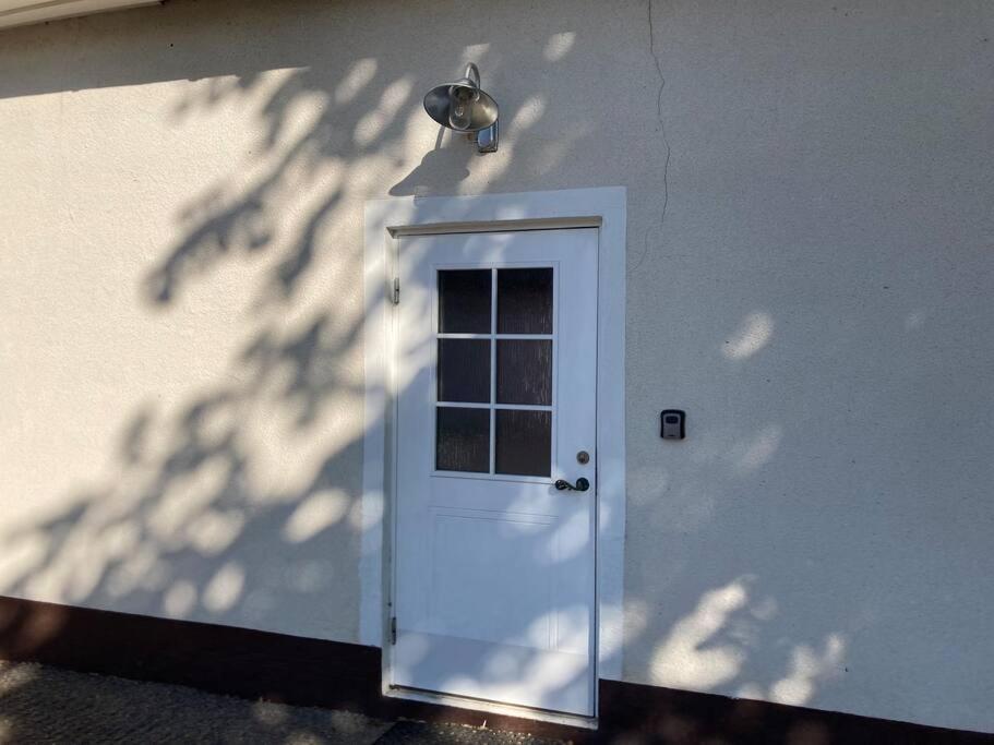 Apartamento Fin Laegenhet Mitt Pa Bjaerehalvoen Båstad Exterior foto